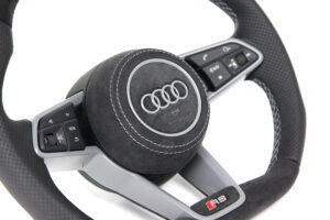 12 Audi TT TTS TTRS 8S Lenkrad Leder perforiert Alcantara 5