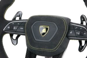13 Lamborghini Urus Lenkrad Carbon Alcantara Airbag Alcantara Wippen Carbon5