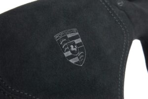 16 Porsche Lenkrad Alcantara Airbag Porschelogo geprägt4