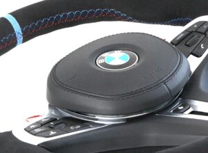 20 BMW M5 F90 Lenkrad Alcantara hellblaue 12 Uhr Mark Airbag Leder7