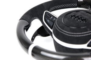 28 Audi A4 S4 RS4 B9 21 Lenkrad Carbon Alcantara Airbag in Alcantara bezogen