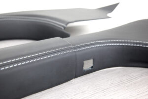 Chevrolette Corvette C6 Einstiegsleisten Leder Naht silber9