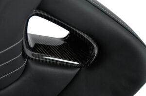 23 Audi R8 420 Schalensitz Gurtdurchführungen10