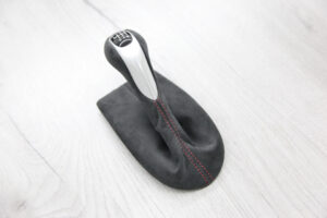 24 Porsche 911 996 GT3 Schalthebel mit Schaltsack Alcantara schwarz rote Doppelnaht1