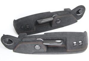 4 Audi R8 420 Schalensitz Seitenverkleidung Alcantara orangene Naht1