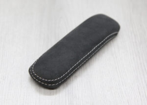 8 Audi 8J TT TTS TTRS Mittelarmlehne Alcantara schwarz silberne Naht1